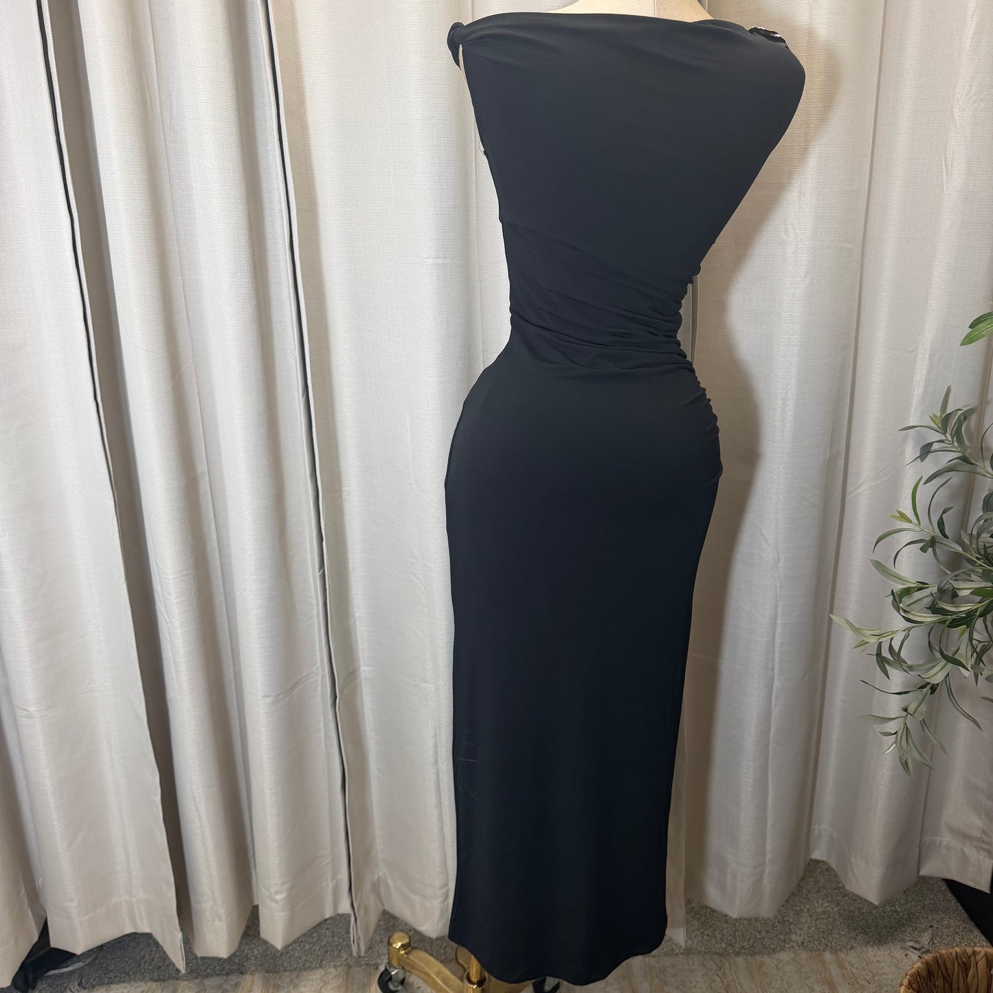 Asymmetric shoulder Gold Detail-Black