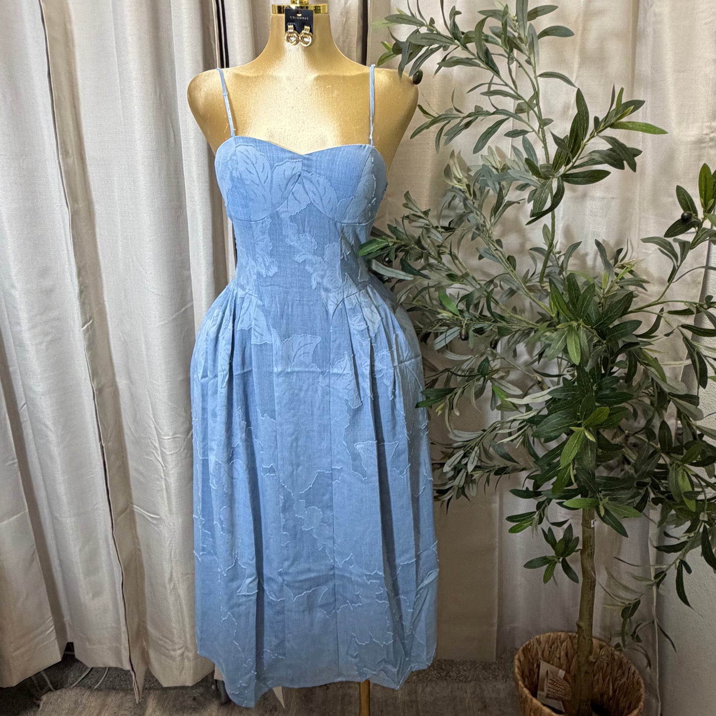 Flower Textured Chambray Midi Dress-Blue