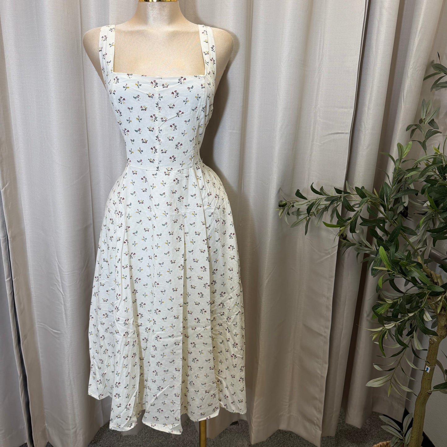 PL- Floral Smocked Midi Dress-Ivory