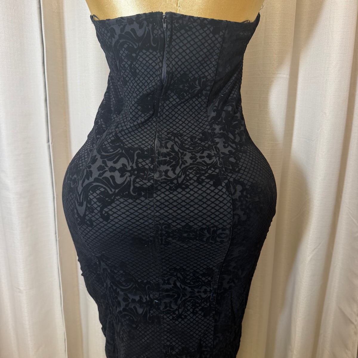 PL-Sleeves Maxi Dress Flocked-Black