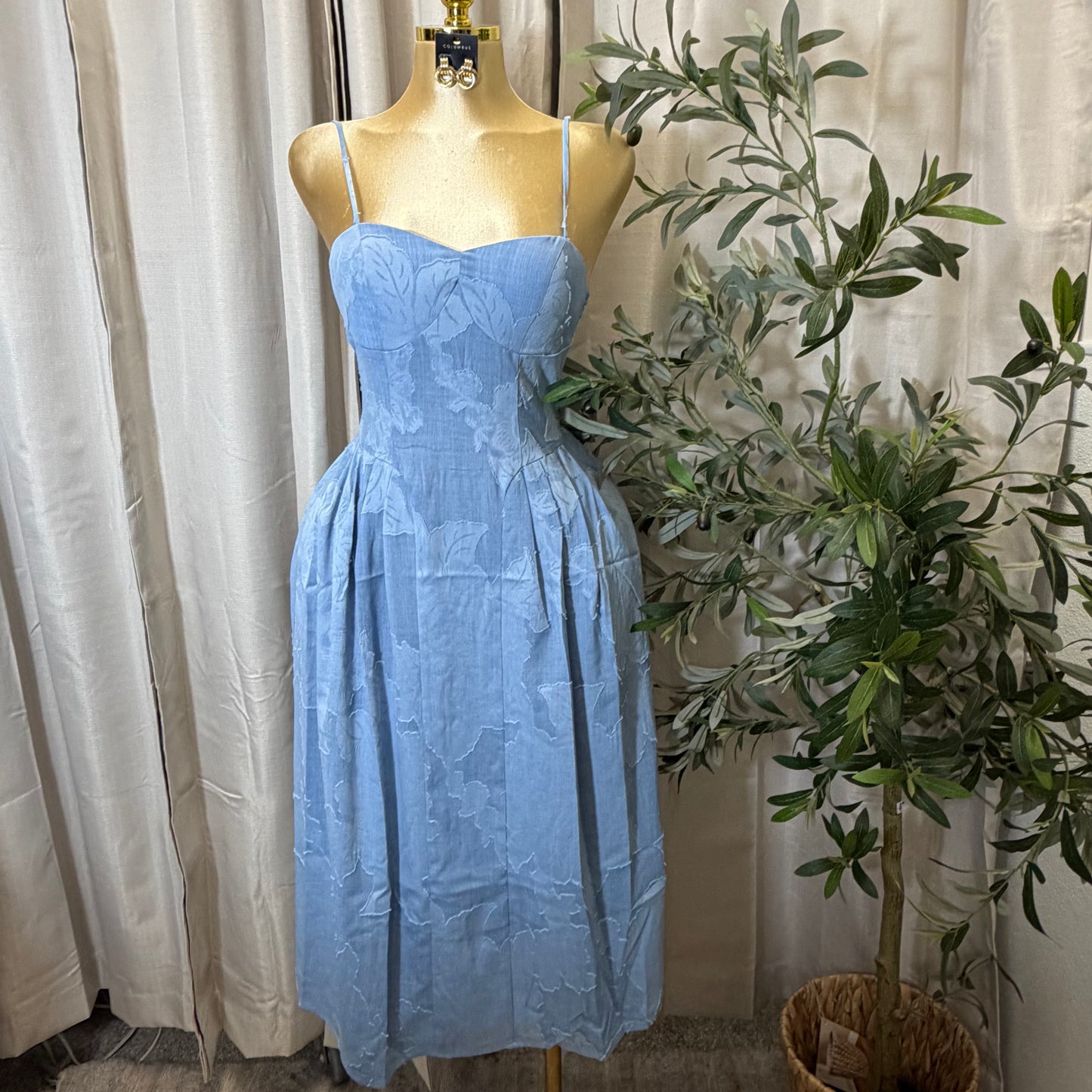 Flower Textured Chambray Midi Dress-Blue