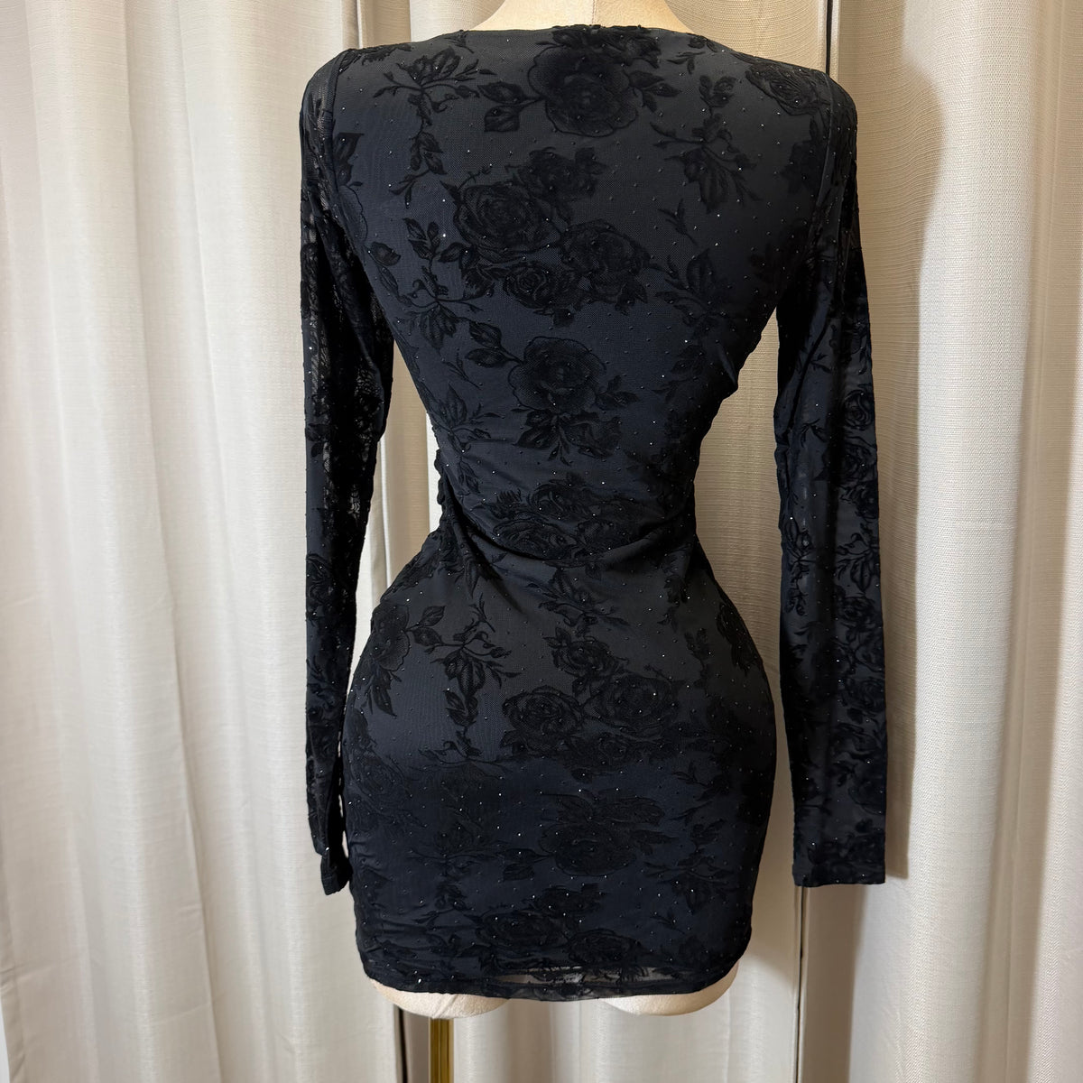 Flocking Mesh Long Sleeve Dress-black