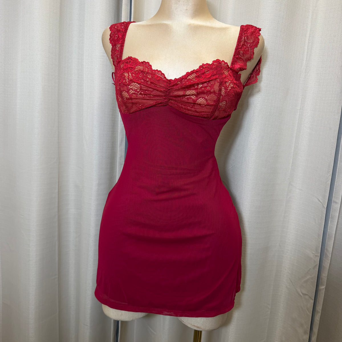 Short Sleeve Lace Mini Dress-Burgundy