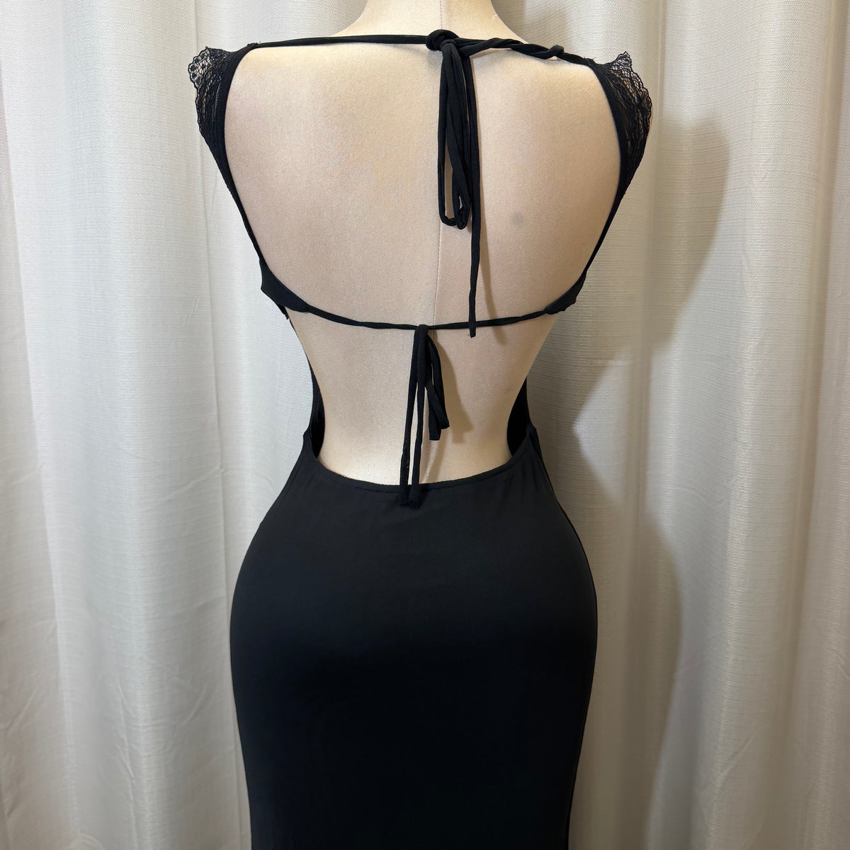 Solid Mesh Maxi Ruffle Dress-Black