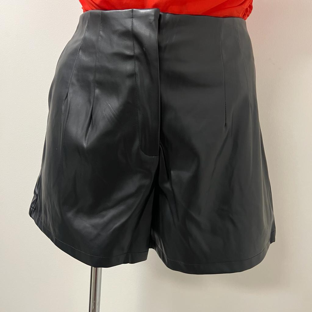 Janna Leather Short PL-Black